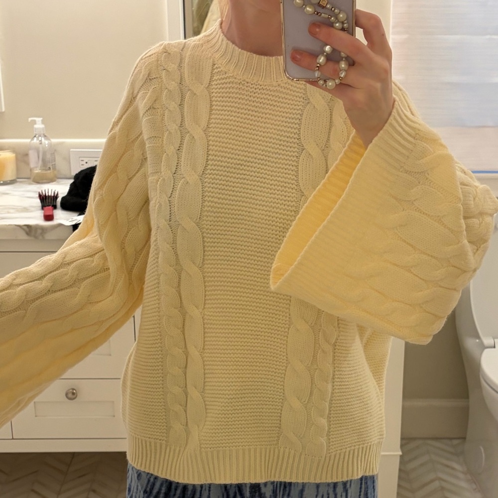 Source Unknown Soft Yellow Cable Knit Sweater - Picture 3 of 5